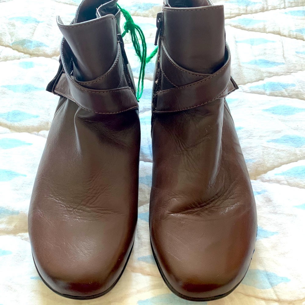 Naturalizer booties WW